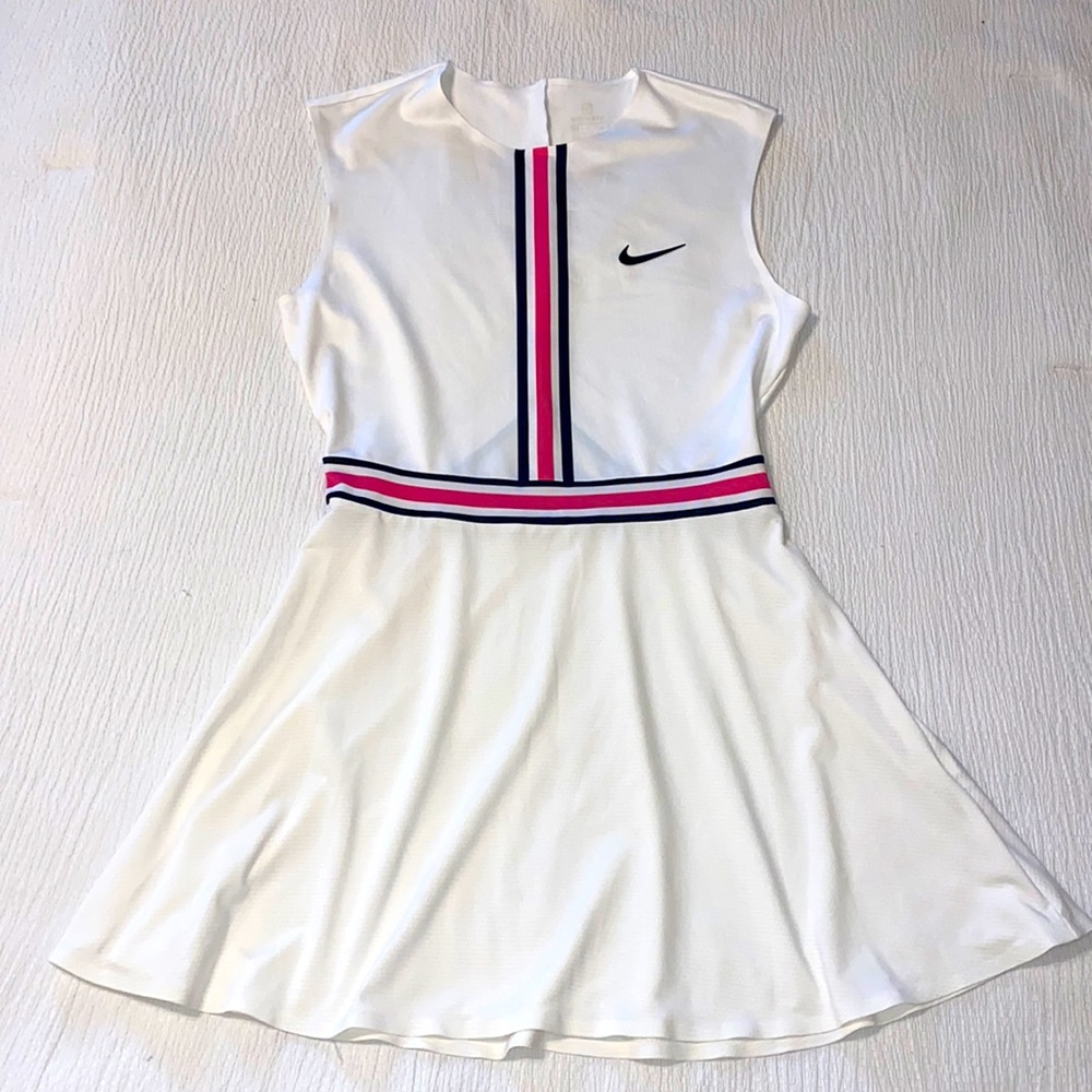 White Tennis dress Nike Size Small